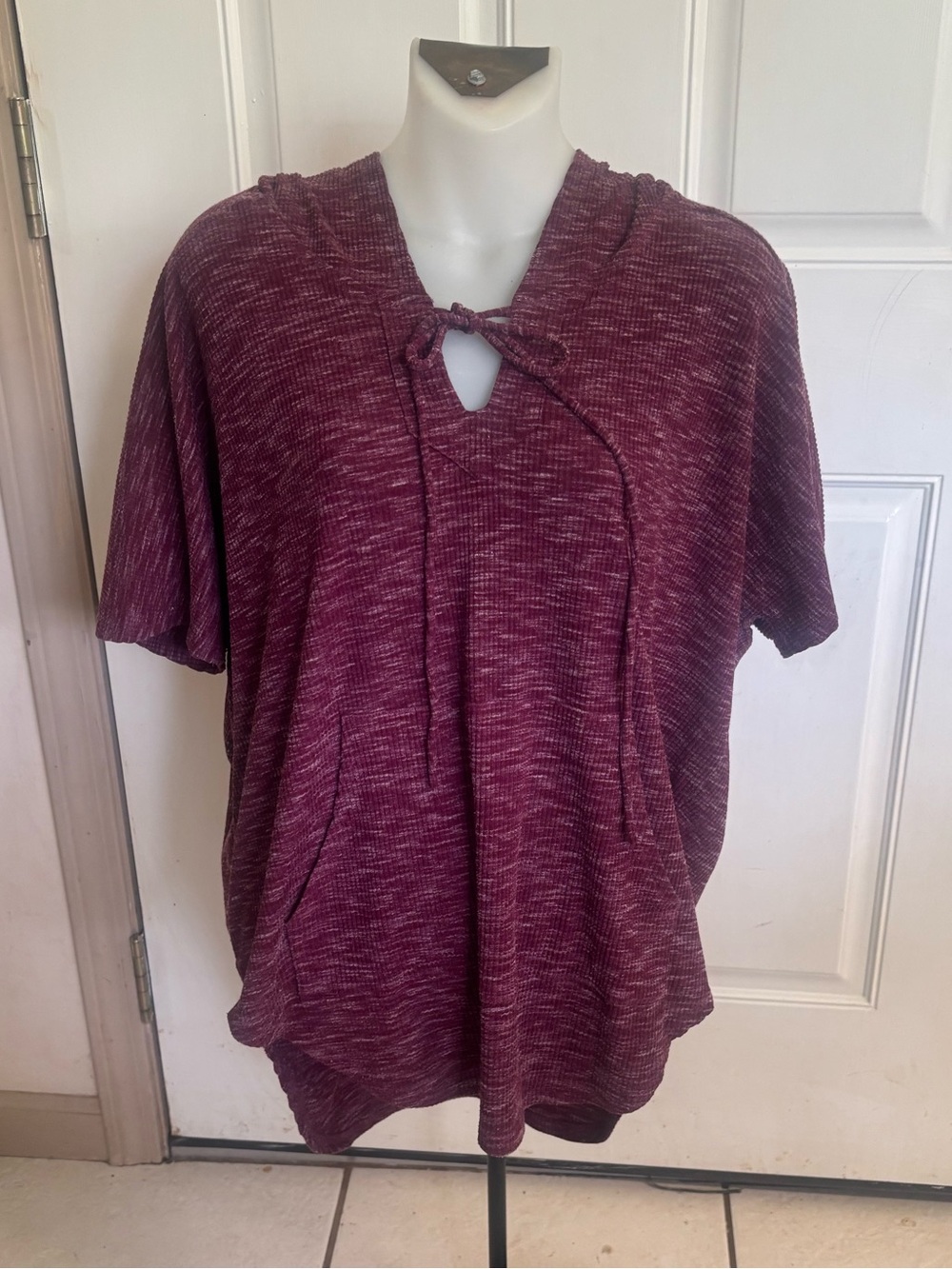 Large She & Sky lightweight burgundy heathered marl oversized short sleeve hoodi